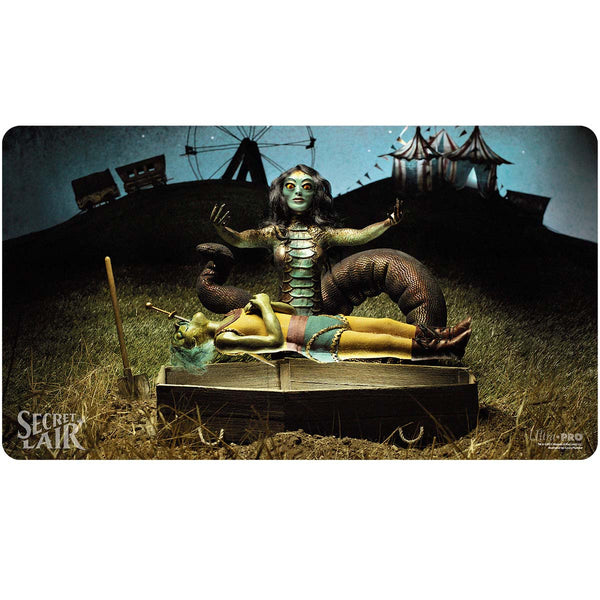 Playmat - Ultra Pro - Magic: The Gathering -  Secret Lair: Diabolical Dioramas - Gravebreaker Lamia
